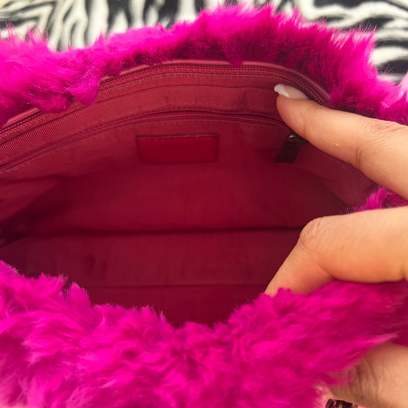 Chanel Fur Bag - Picture 5 of 5